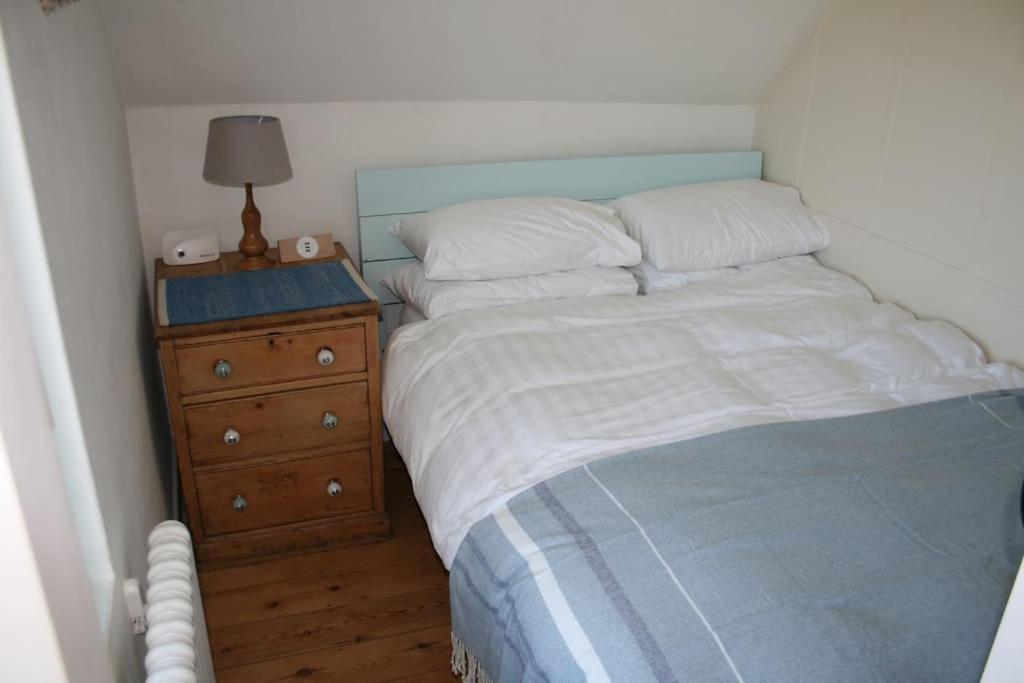 Greystone Cottage - Sea Views, Short Stroll To A Beautiful Sandy Beach Brook  Экстерьер фото